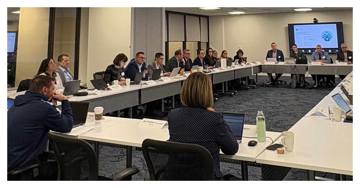 Des représentants de tout l’écosystème canadien de l’information externe participent activement à la table ronde sur la gestion de la qualité par les technologies.
