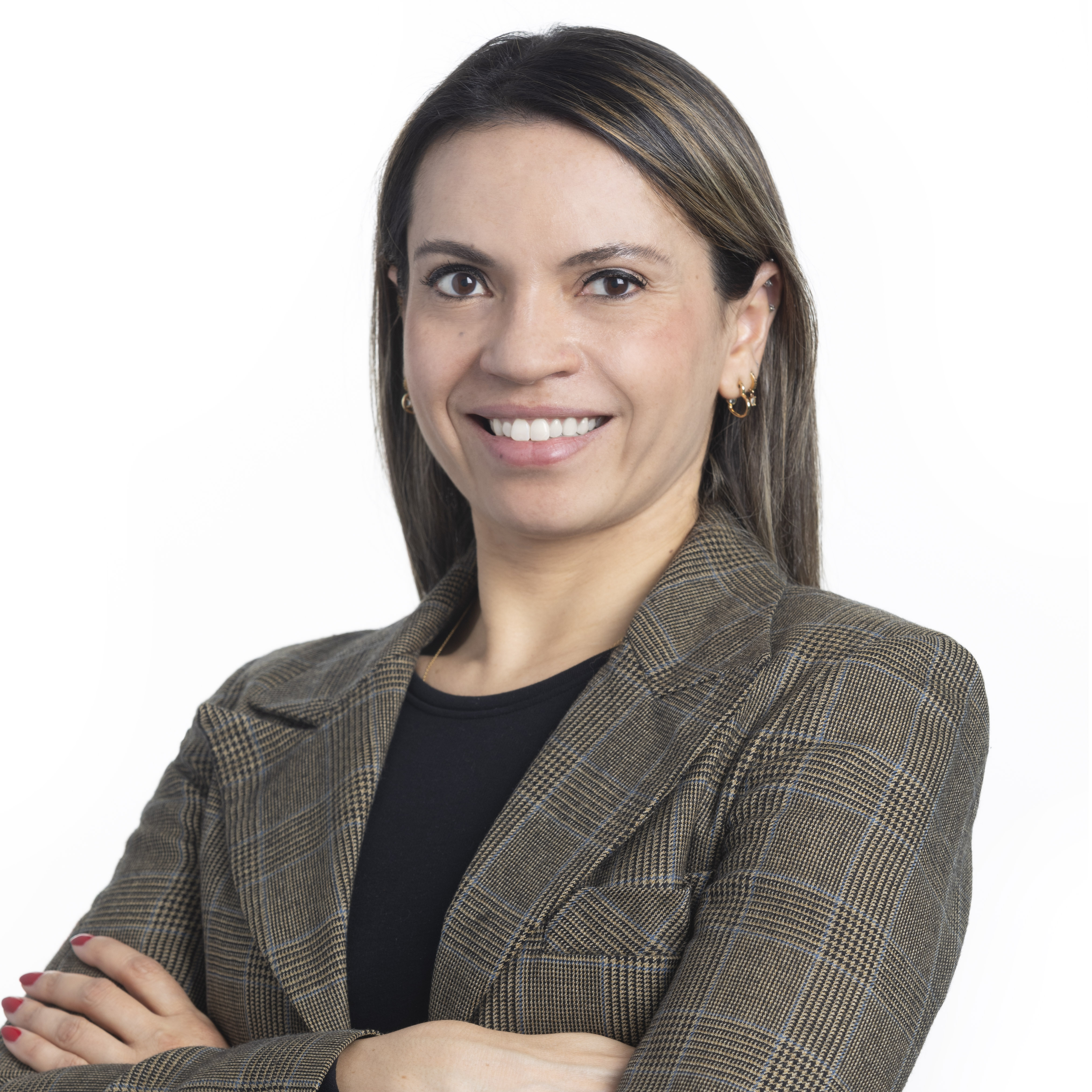 Headshot of Camila Santos